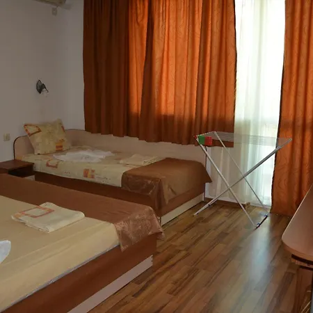 семеен детелини Hotel