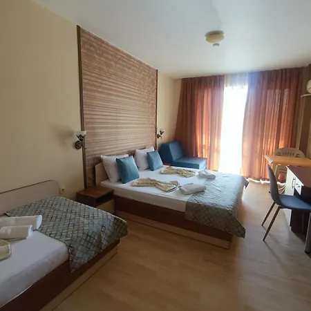 семеен детелини Хотел 2*