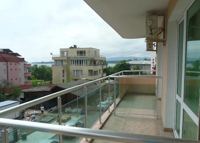 семеен детелини ホテル