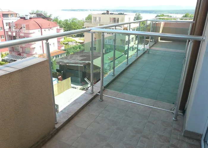 семеен детелини ホテル 2*