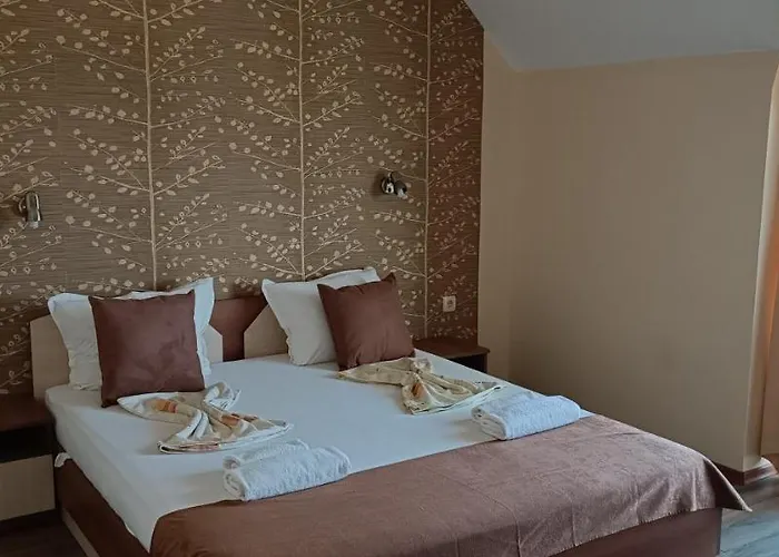 ホテル семеен детелини