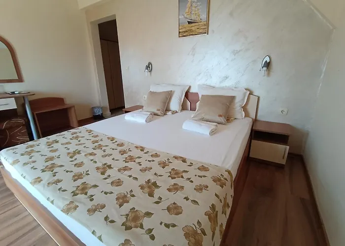 семеен детелини ホテル 2*