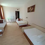 Hotel семеен детелини 2*