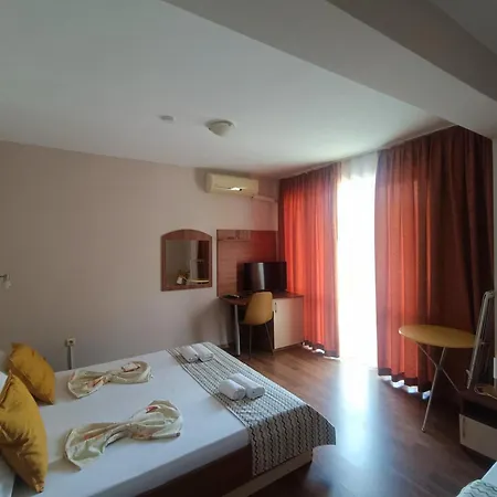 семеен детелини فندق بريمورسكو