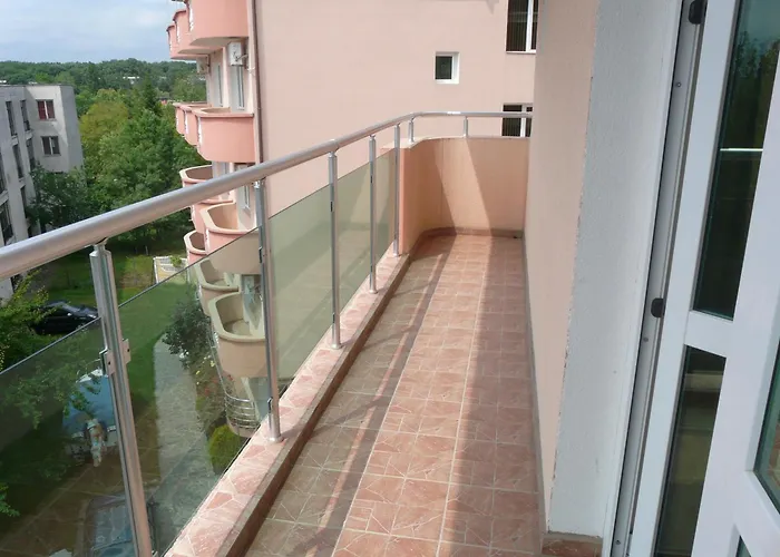 Hotel семеен детелини